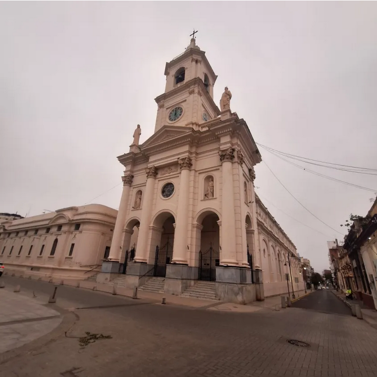 Alerta por tormentas fuertes: el tiempo este lunes 6 de abril en Corrientes