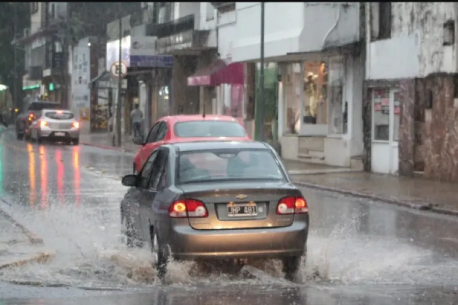VUELVEN LAS LLUVIAS Y SIGUE EL CALOR: HAY ALERTA AMARILLA POR TORMENTAS