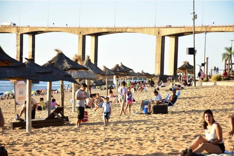 DOMINGO CON CALOR INTENSO EN CORRIENTES