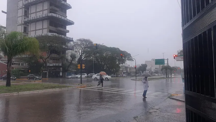 Alerta naranja por tormentas fuertes: el pronóstico para este lunes 20 de abril en Corrientes