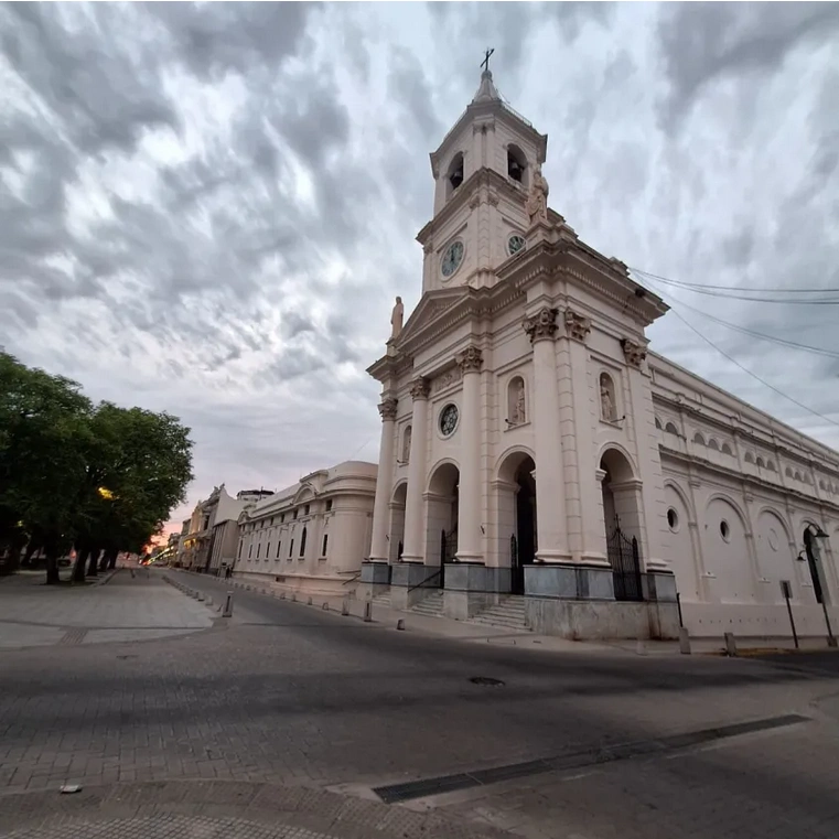 Probabilidad de tormentas aisladas: el tiempo este martes 21 de abril en Corrientes