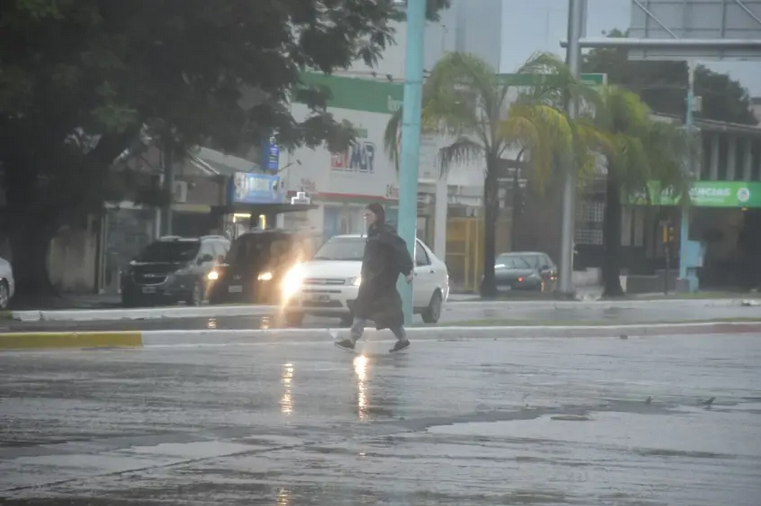 Lunes con lluvias aisladas y cielo cubierto: el pronóstico para este 8 de junio en Corrientes